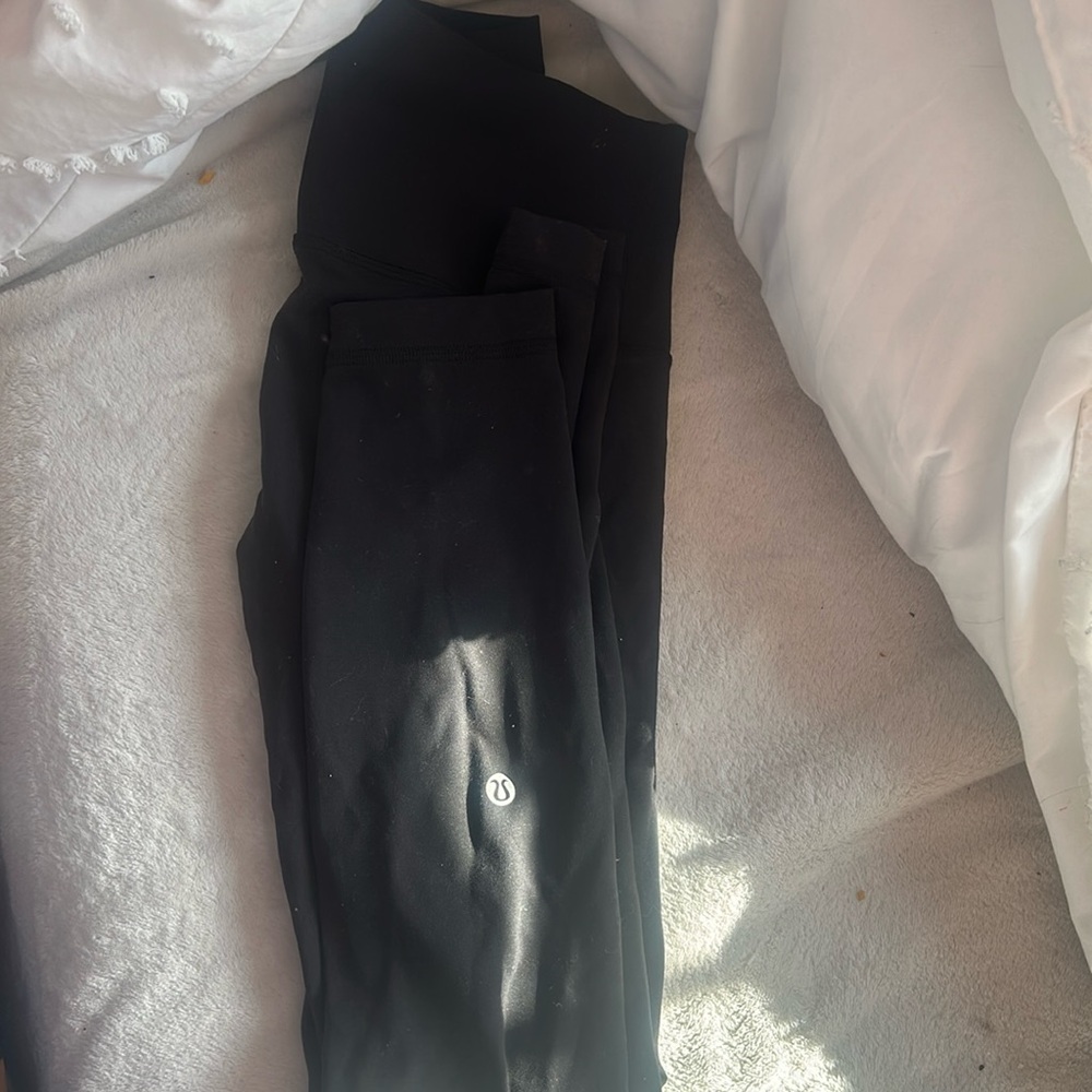 BLACK LULULEMON LEGGINGS